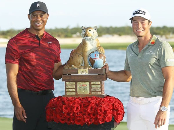 Woods y Viktor Hovland
